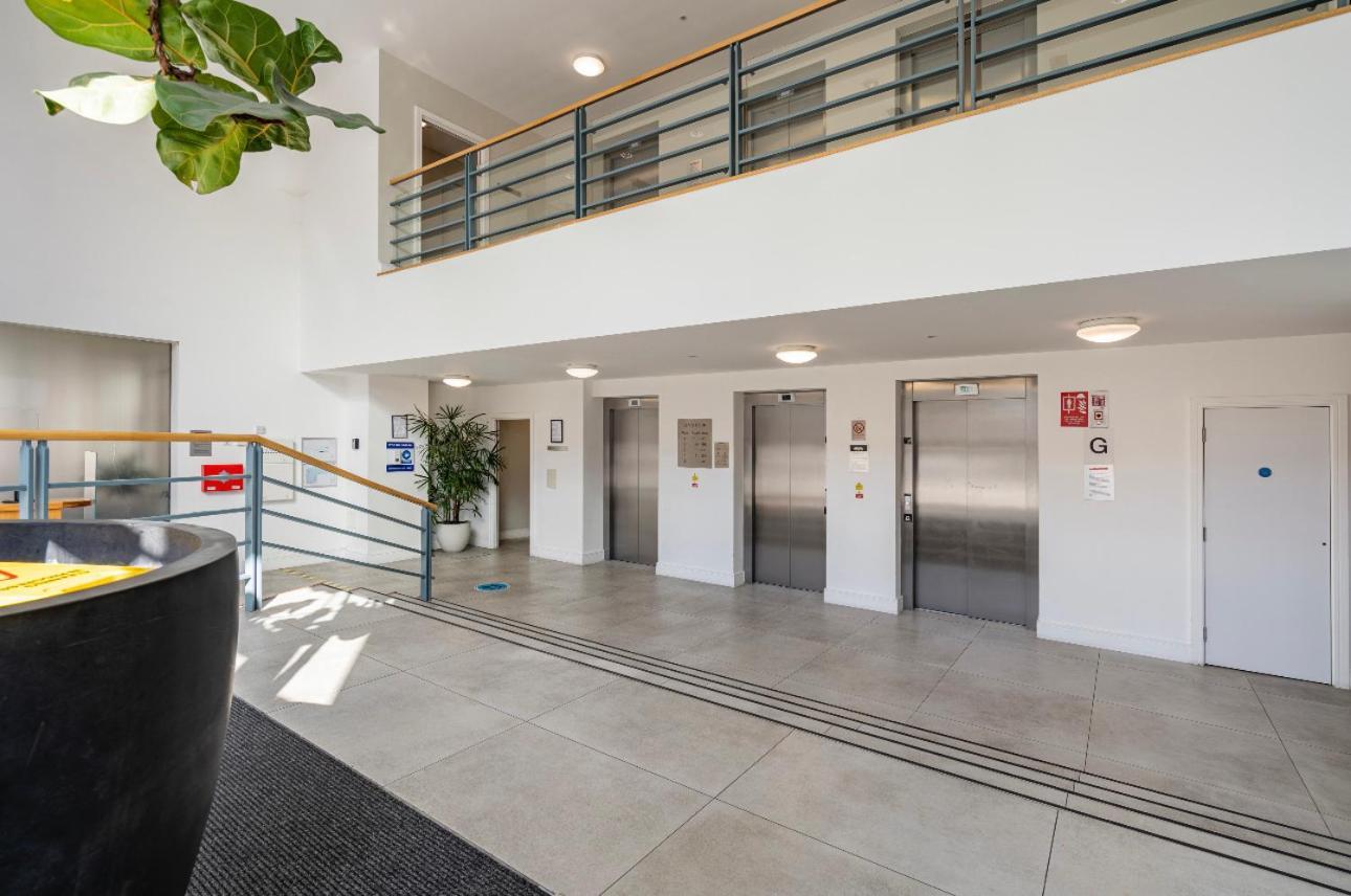 Spacious 2 Bedroom Penthouse Retreat London Exteriör bild